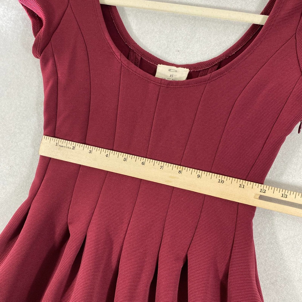 Urban Outfitters Dress XS Burgundy Red Pleated A-Line Mini Short Sleeve - Picture 8 of 10